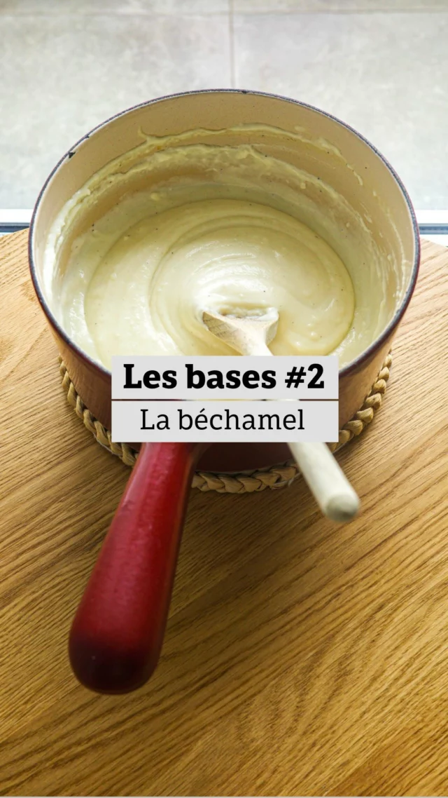Les Bases #2 : la béchamelLa base incontournable de la cuisine française, celle qui sauve toutes vos gratins, lasagnes et autres gourmandises 🧑‍🍳Aujourd’hui je vous montre comment la réussir à tous les coups, sans grumeaux et sans ce petit goût de farine mal cuite qui gâche tout.📝 Retrouvez la recette détaillée et toutes mes bases sur lacuisinecestsimple.com💬 Dites-moi en commentaire quelle recette vous aimeriez voir dans la prochaine étape de la série « Les Bases » !#lesbases #bechamel #recettefacile #lacuisinecestsimple